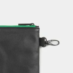 TITLEIST 2022 ZIPPERED POUCH SHAMROCK BLACK/GREEN 10 TITLEIST 2022 ZIPPERED POUCH SHAMROCK BLACK/GREEN -GOIF SHOP Shamrock Zippered Pouch 5.jpg